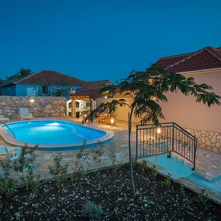 Villa Stara Kula Ljubitovica