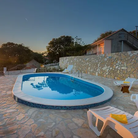 Villa Stara Kula *