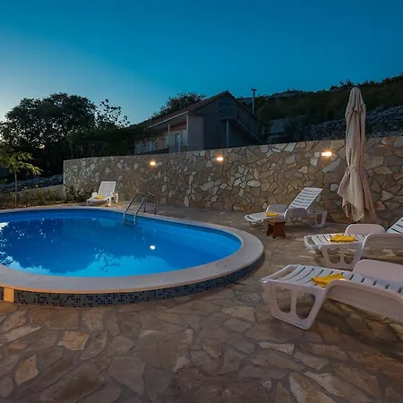 Villa Stara Kula *