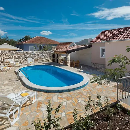 Villa Stara Kula *
