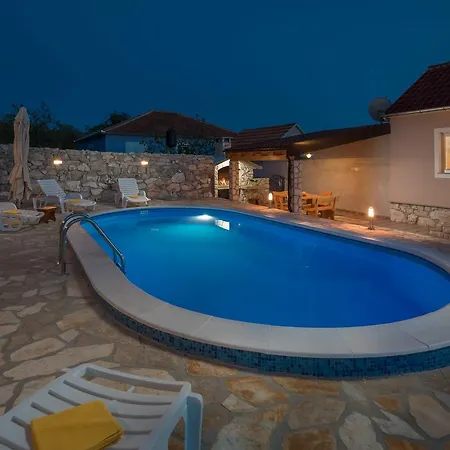 Villa Stara Kula *